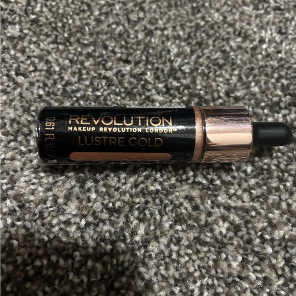 Revolution Makeup Set: Gold, Yellow, and Brown - Picture 6 of 8